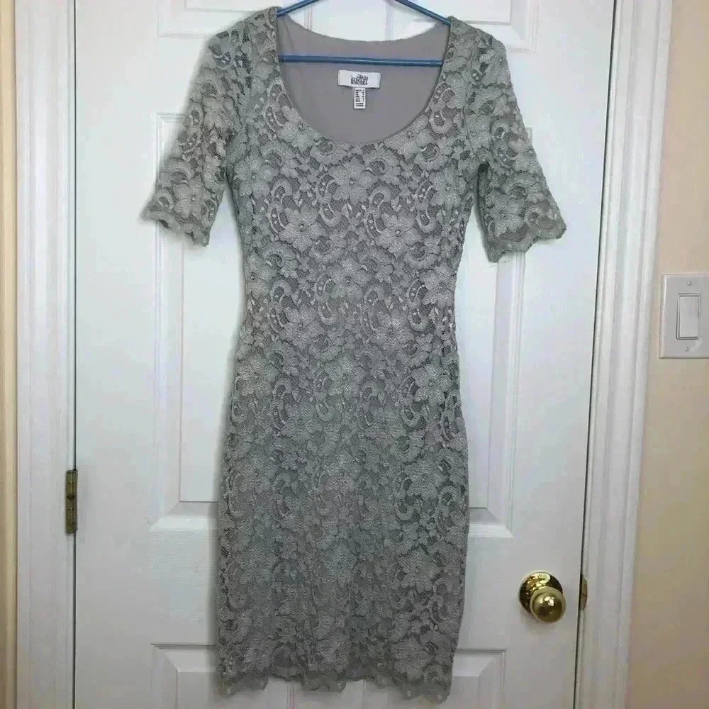 Belle Badgley Mischka Lace Bodycon Dress Size 4